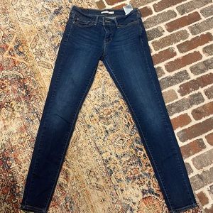 Levi’s 710 super skinny size 28 never worn